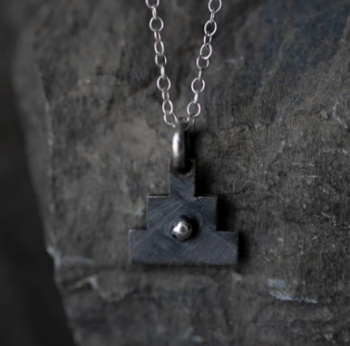 Amuleto II · (De)construcción
