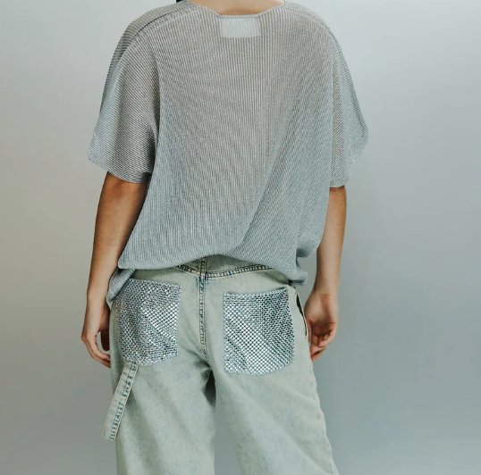 T-SHIRT SCOLLO A V