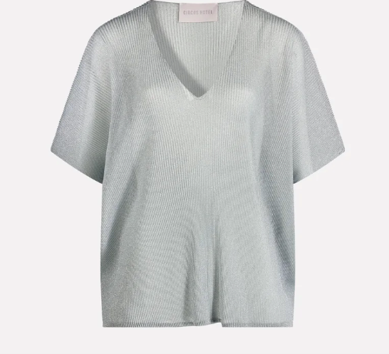 T-SHIRT SCOLLO A V