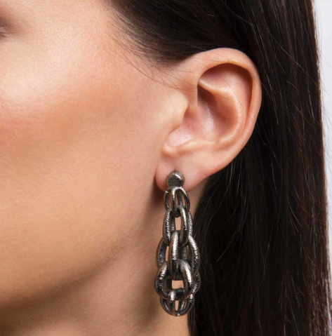 Magna Earrings 1