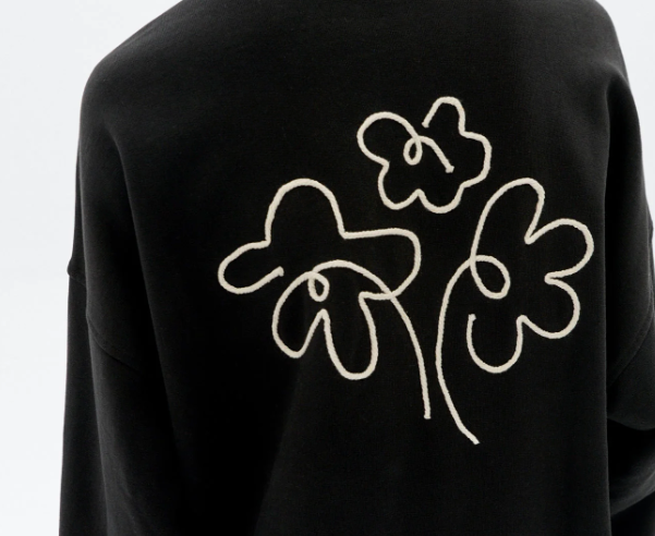 Sudadera oversize bordada a mano flower Jimena