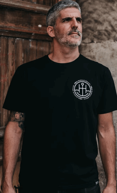 Hika Basque Brand Camiseta Olatu DEIMOTIV