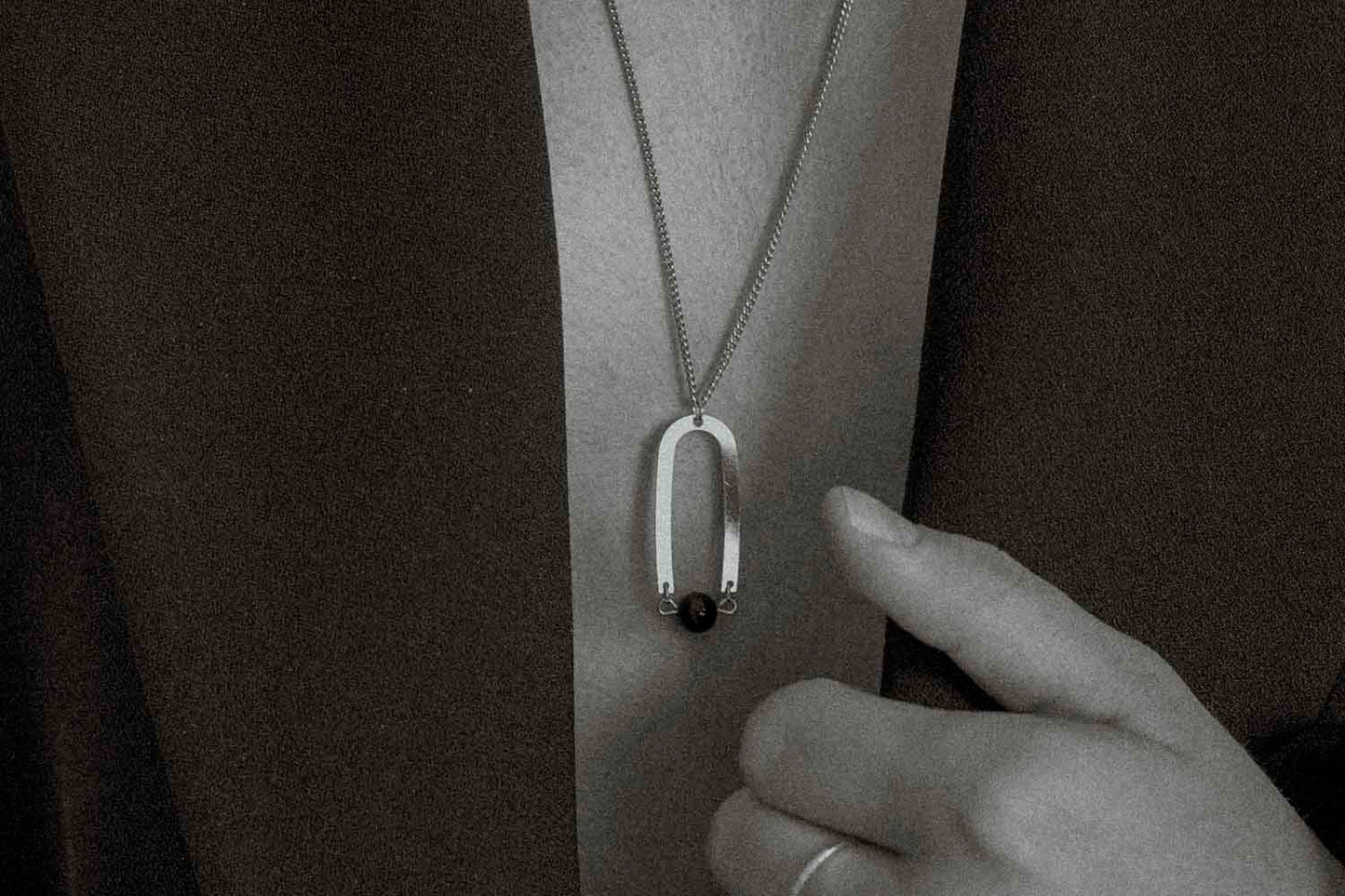 Lia B Collar onix Graine