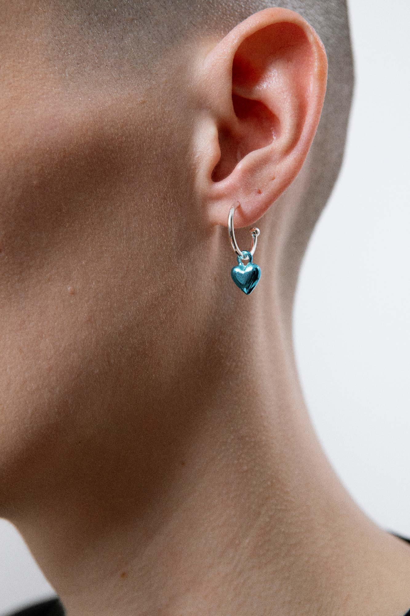MINI HEART HOOP SING EARRING