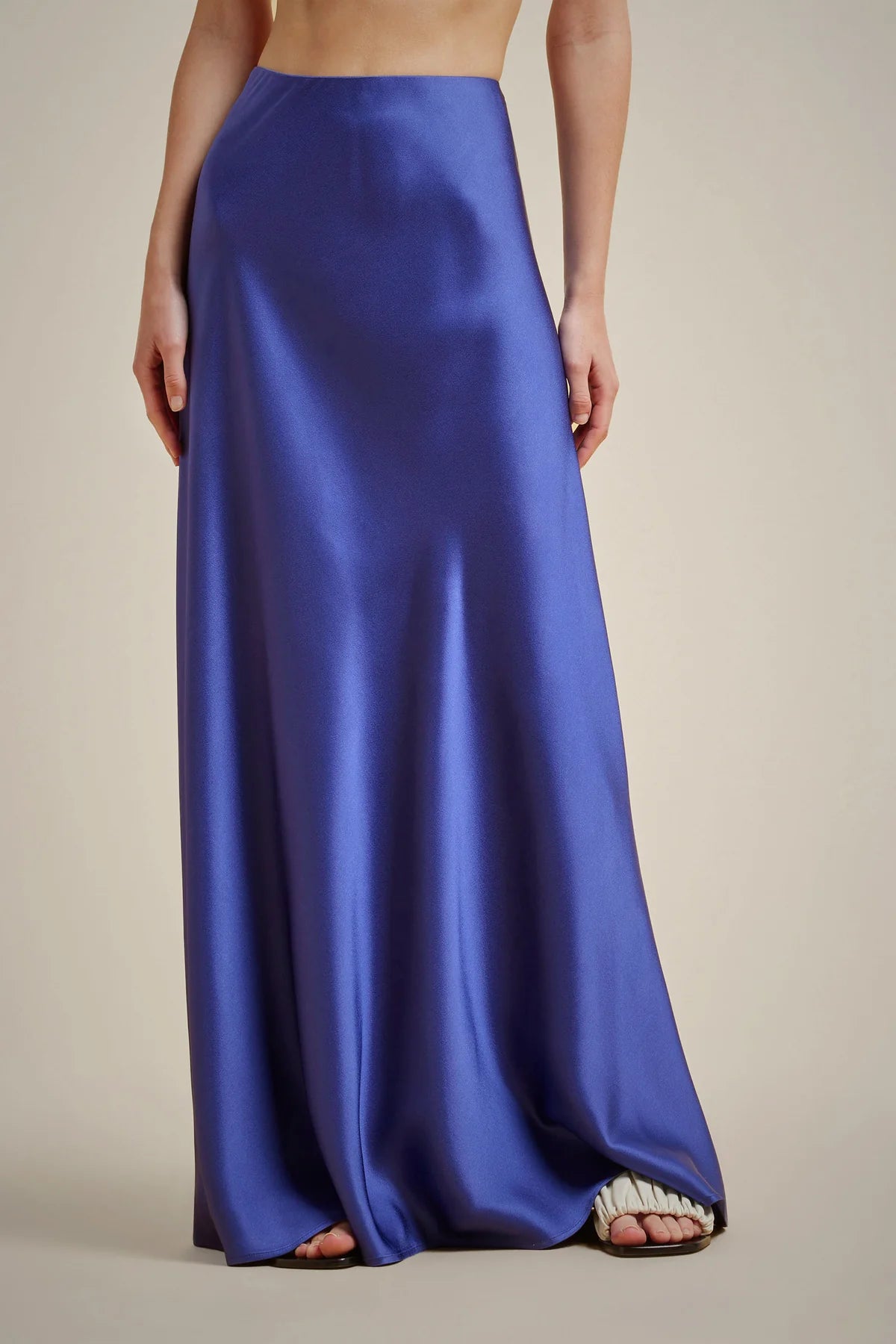 Falda larga seda azul