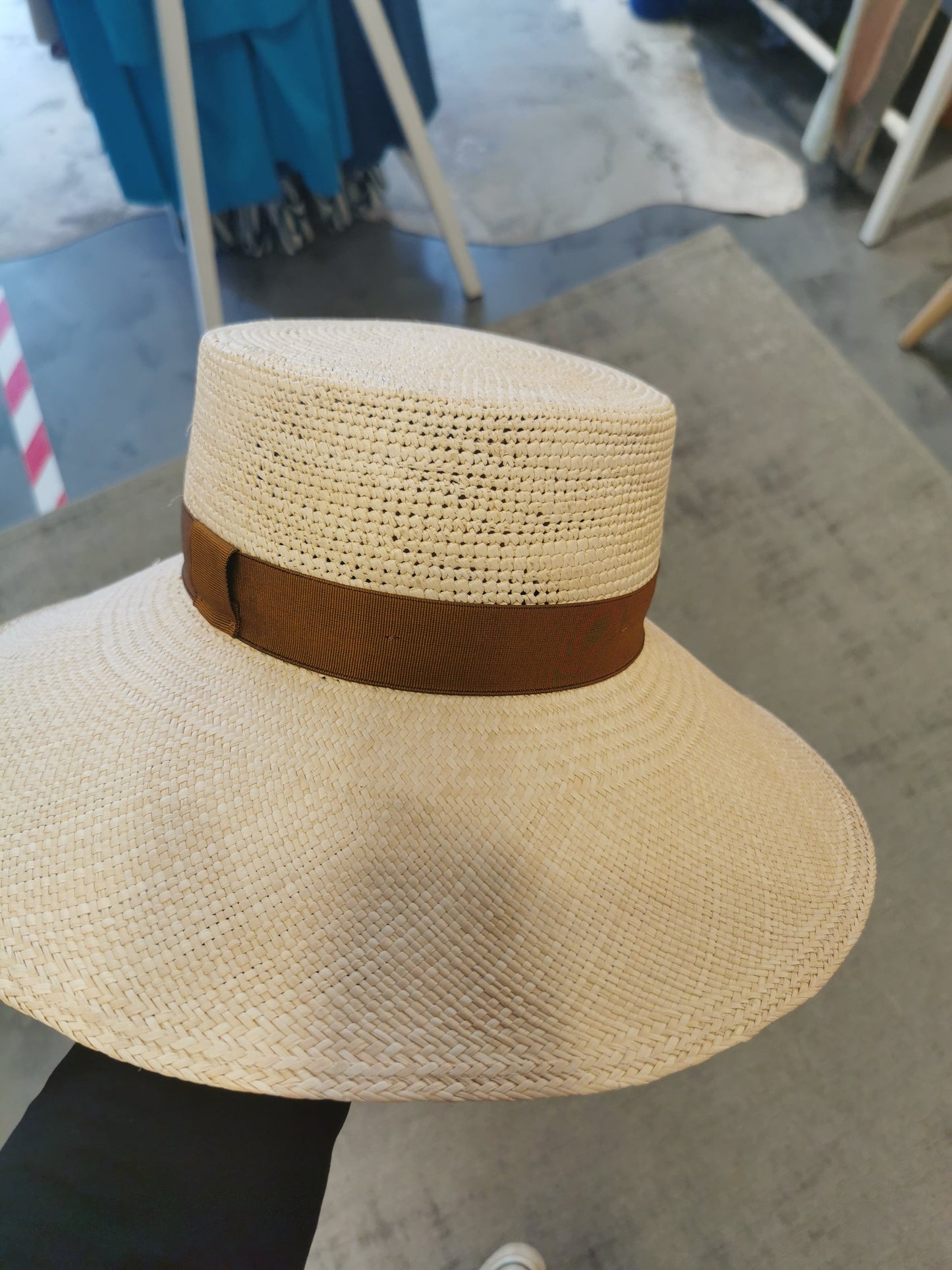 Signes Sombrero estilo cúpula DEIMOTIV