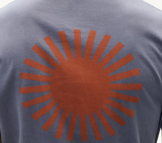Camiseta azul Sol espalda marrón