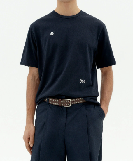 Camiseta bordada a mano Zach