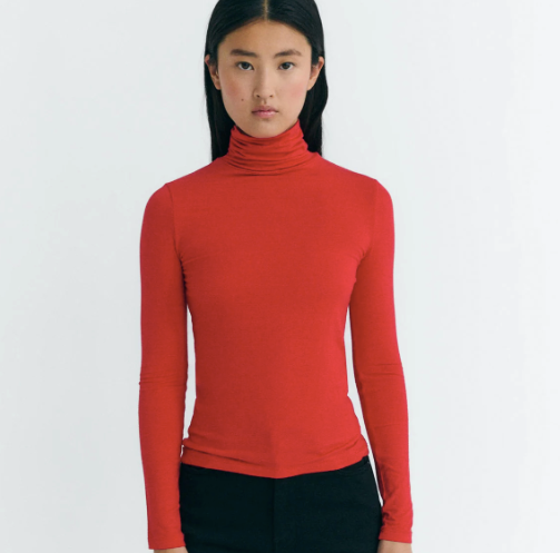 Top cuello alto rojo cashmere Noe
