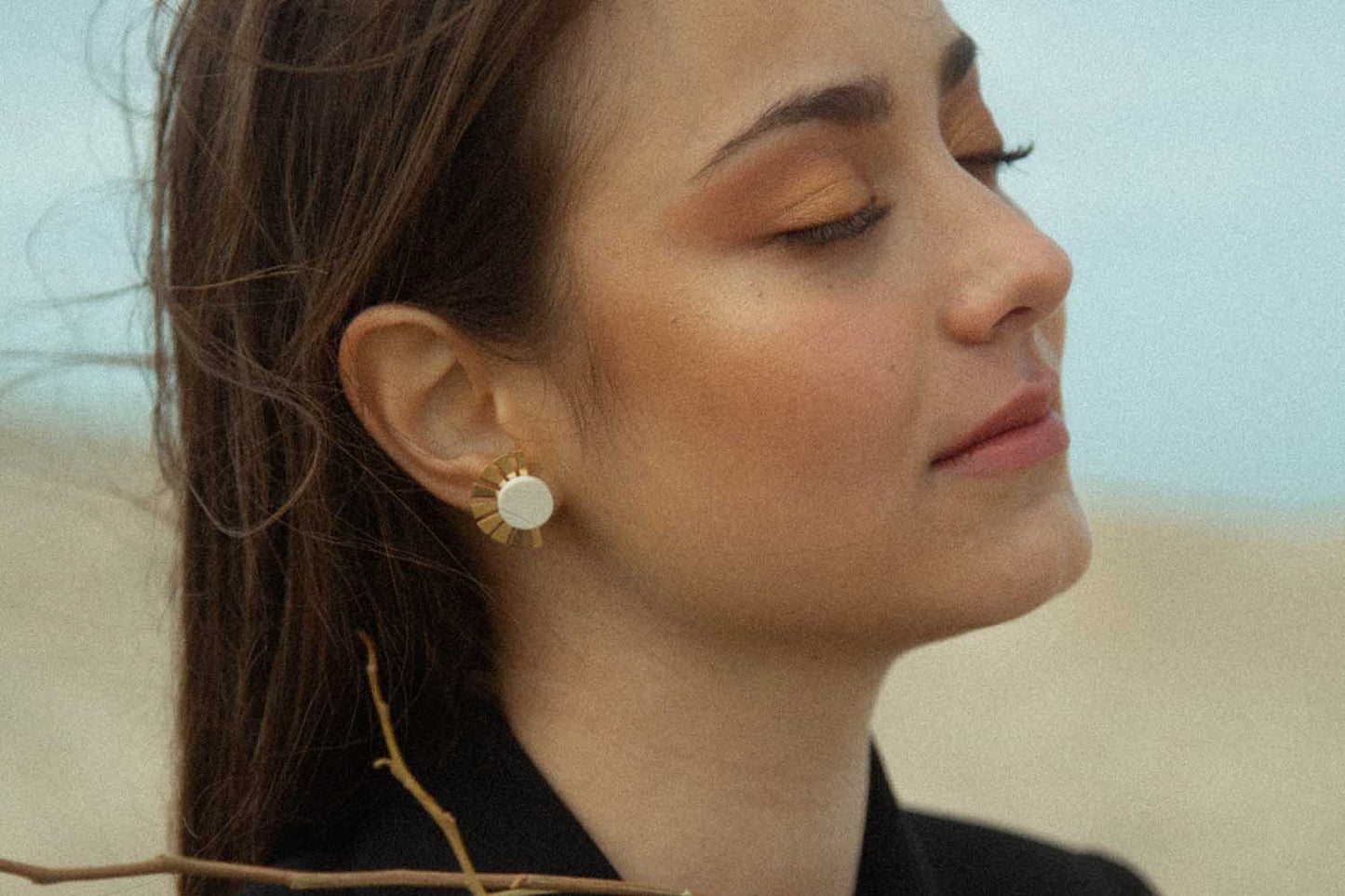Lia B Pendientes Hathor asimétricos