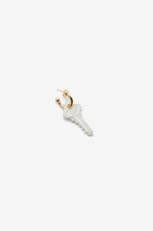 KEY HOOP SING EARRING