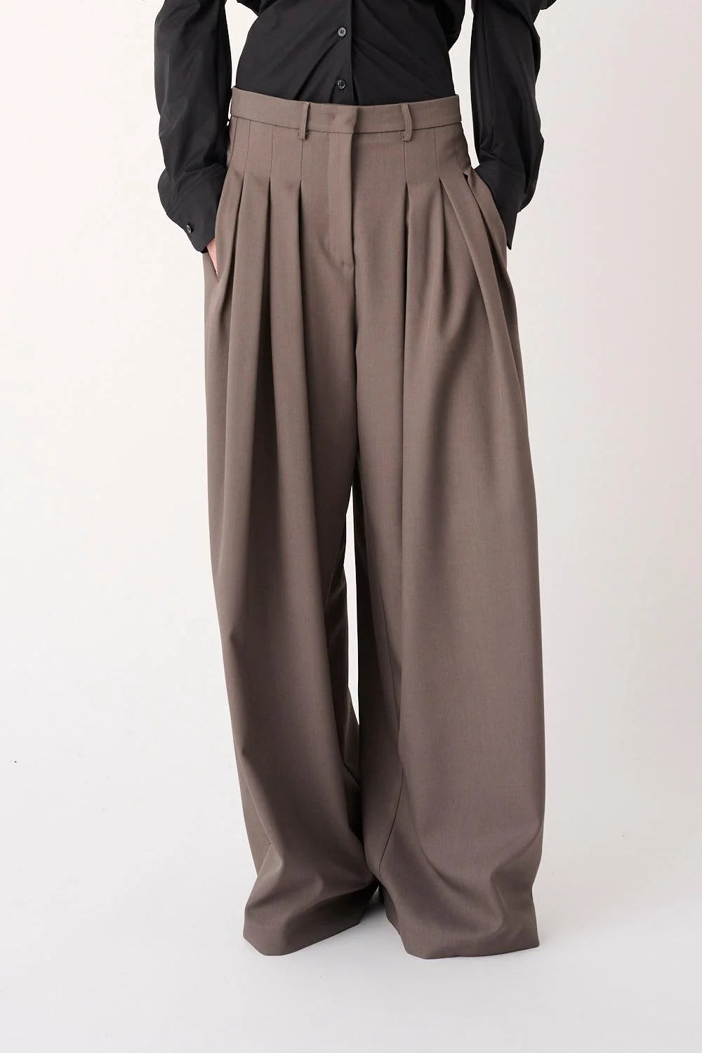 MEIMEIJ PANTALON FLOJO CON PLIEGUES