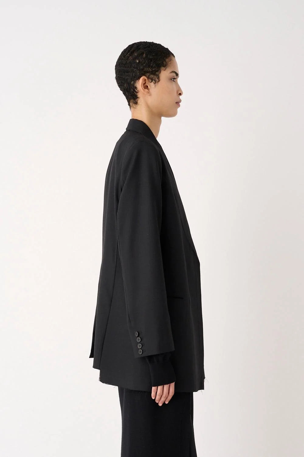 CHAQUETA MINIMALISTA HUELLAS