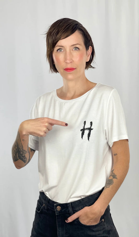 Hika Basque Brand Tshirt Snow