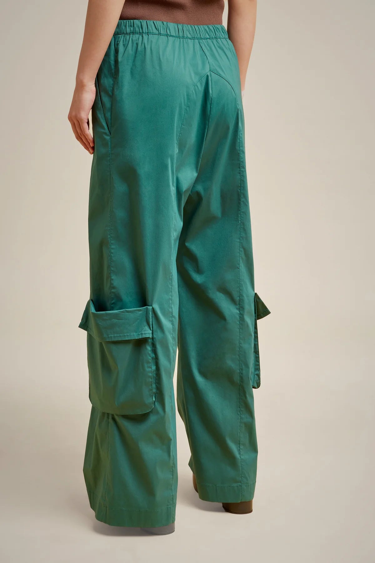 Pantalón popelín cargo verde esmeralda