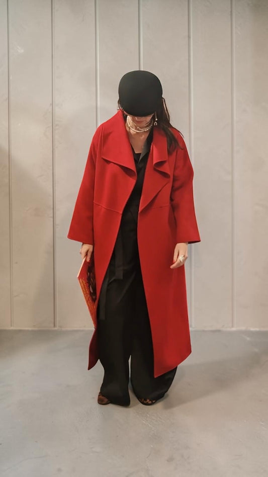 Liviana Conti abrigo rojo largo
